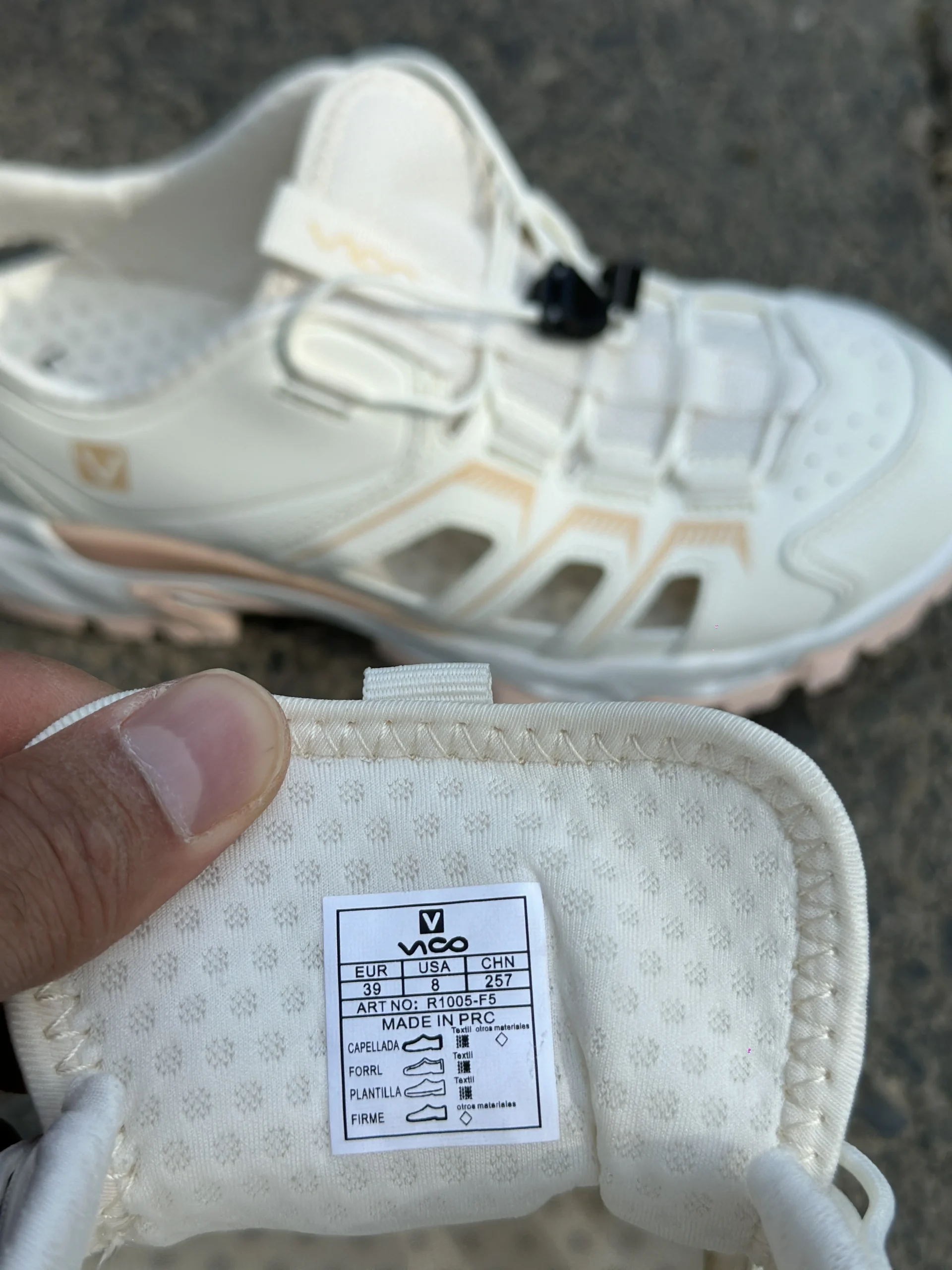 صندل ویکو مدل r1005 کرم