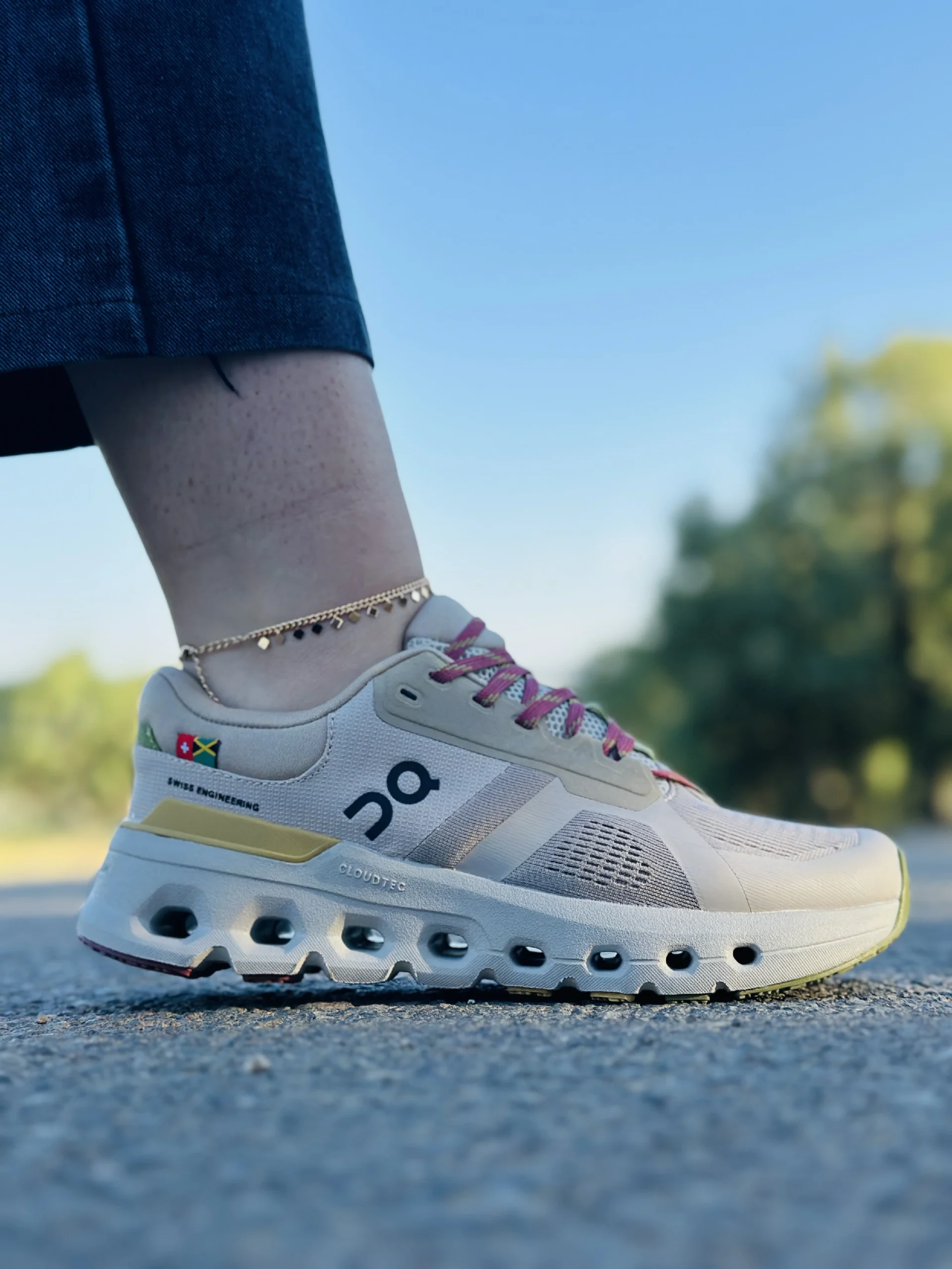 کفش کیوسی مدل کلود رانر - Unisex Cloud Runner رنگ کرم