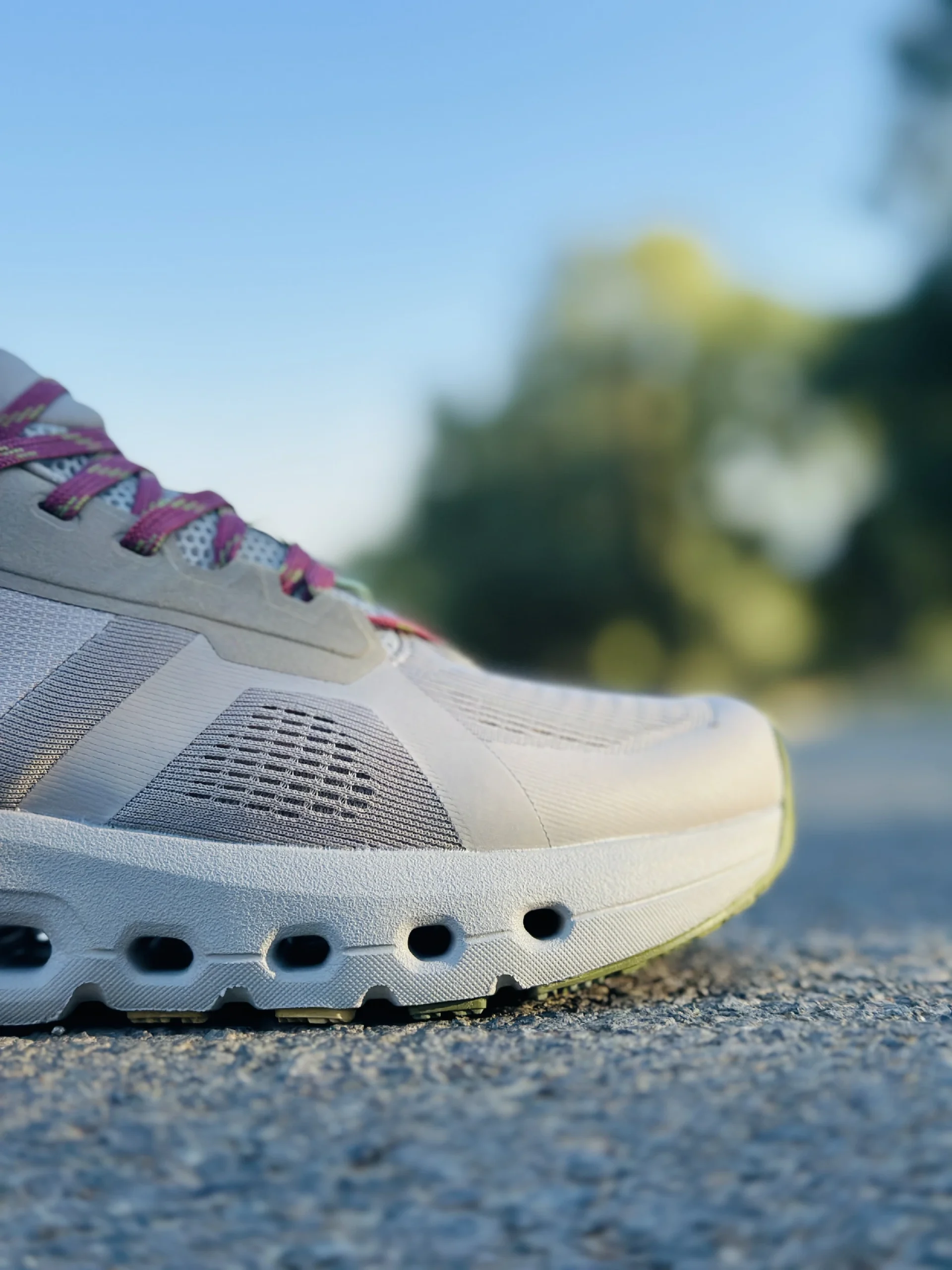 کفش کیوسی مدل کلود رانر - Unisex Cloud Runner رنگ کرم