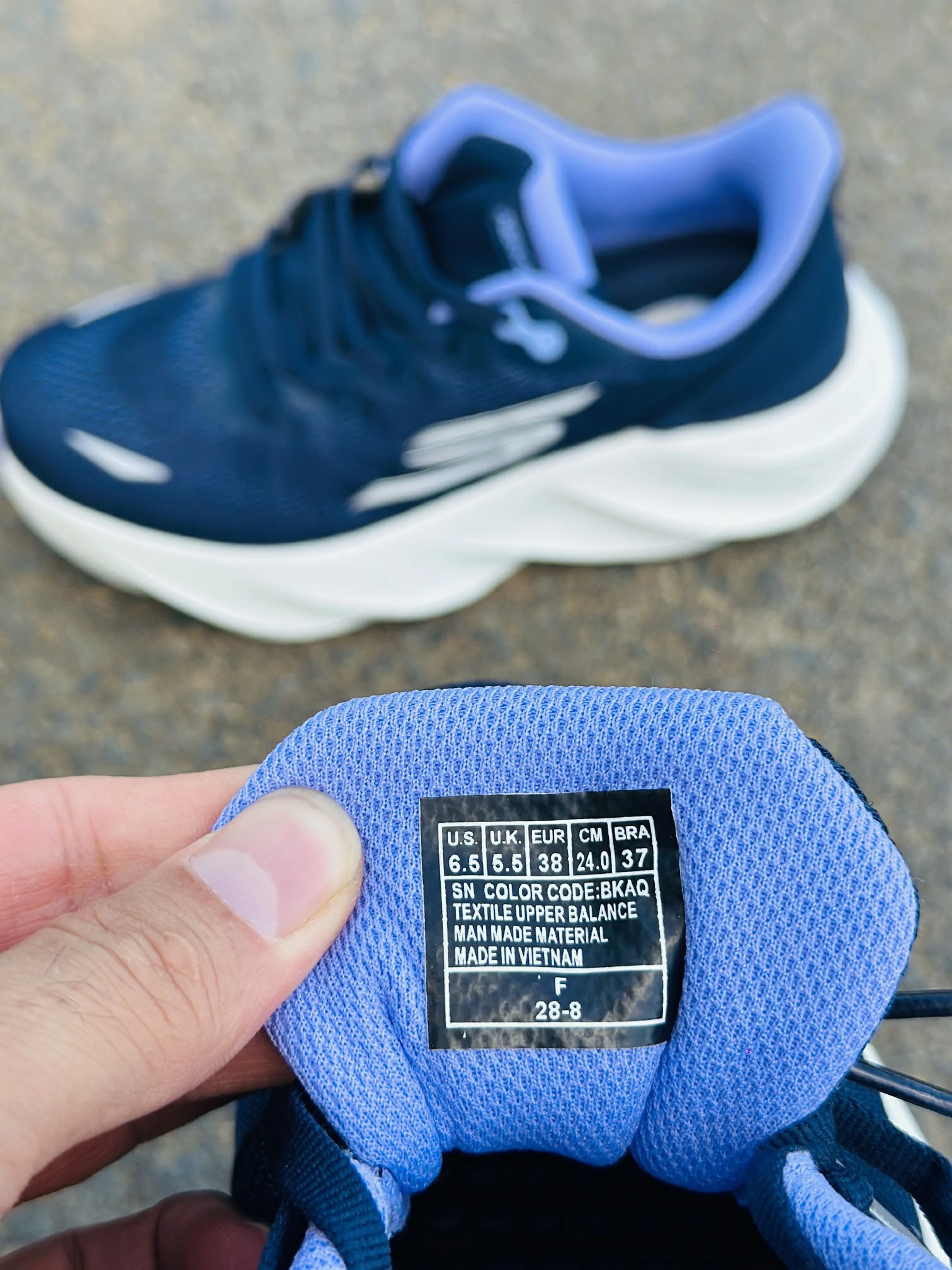 کتونی اسکیچرز مدل آئرو برست - سرمه ای